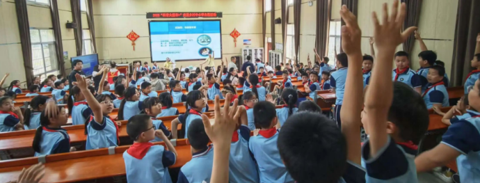 “科普大篷车+”2025焕新启程，共筑青少年科学梦想