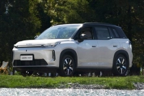 一升油发3.73度电 广汽埃安首款增程i60上市：10.48万起开卷