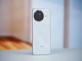 天玑9400+直屏水桶机！REDMI K80至尊版搭载7400mAh电池+120W快充